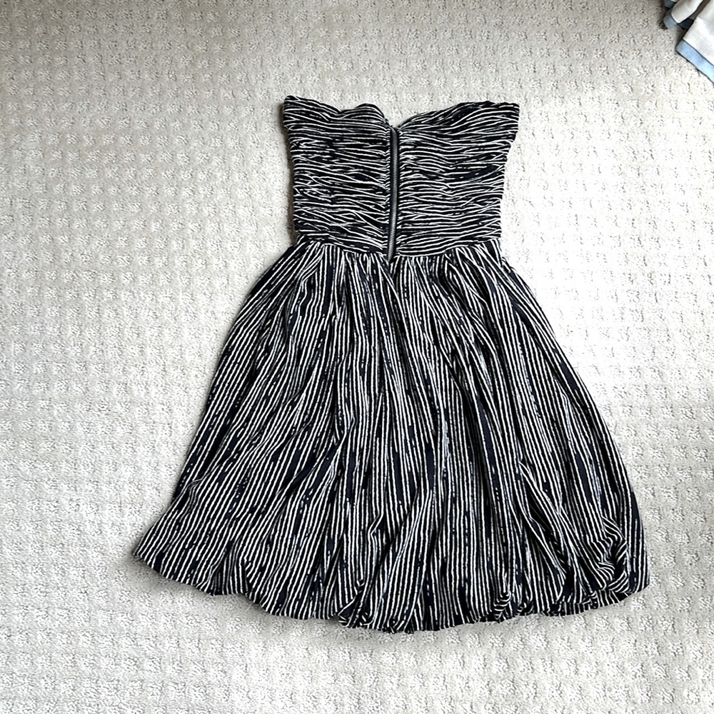 Black and white striped strapless mini dress. Size P. Plenty by Tracy Reese. - Picture 1 of 3
